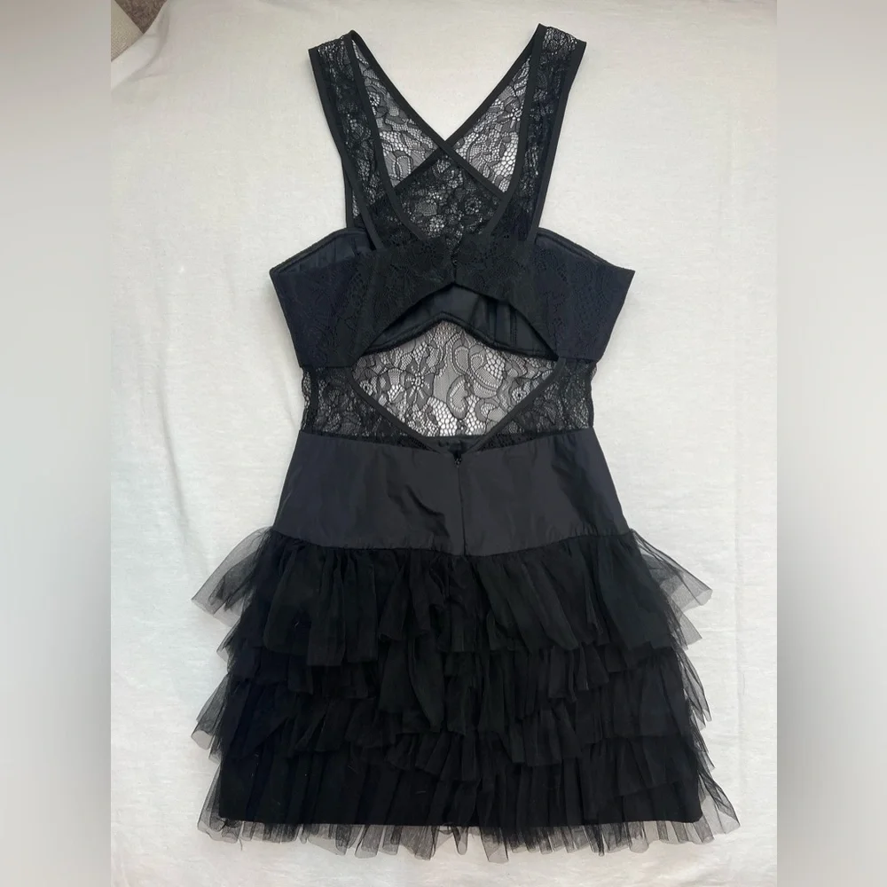 NWT BCBGeneration short black dress. Size 0 - Picture 2 of 3